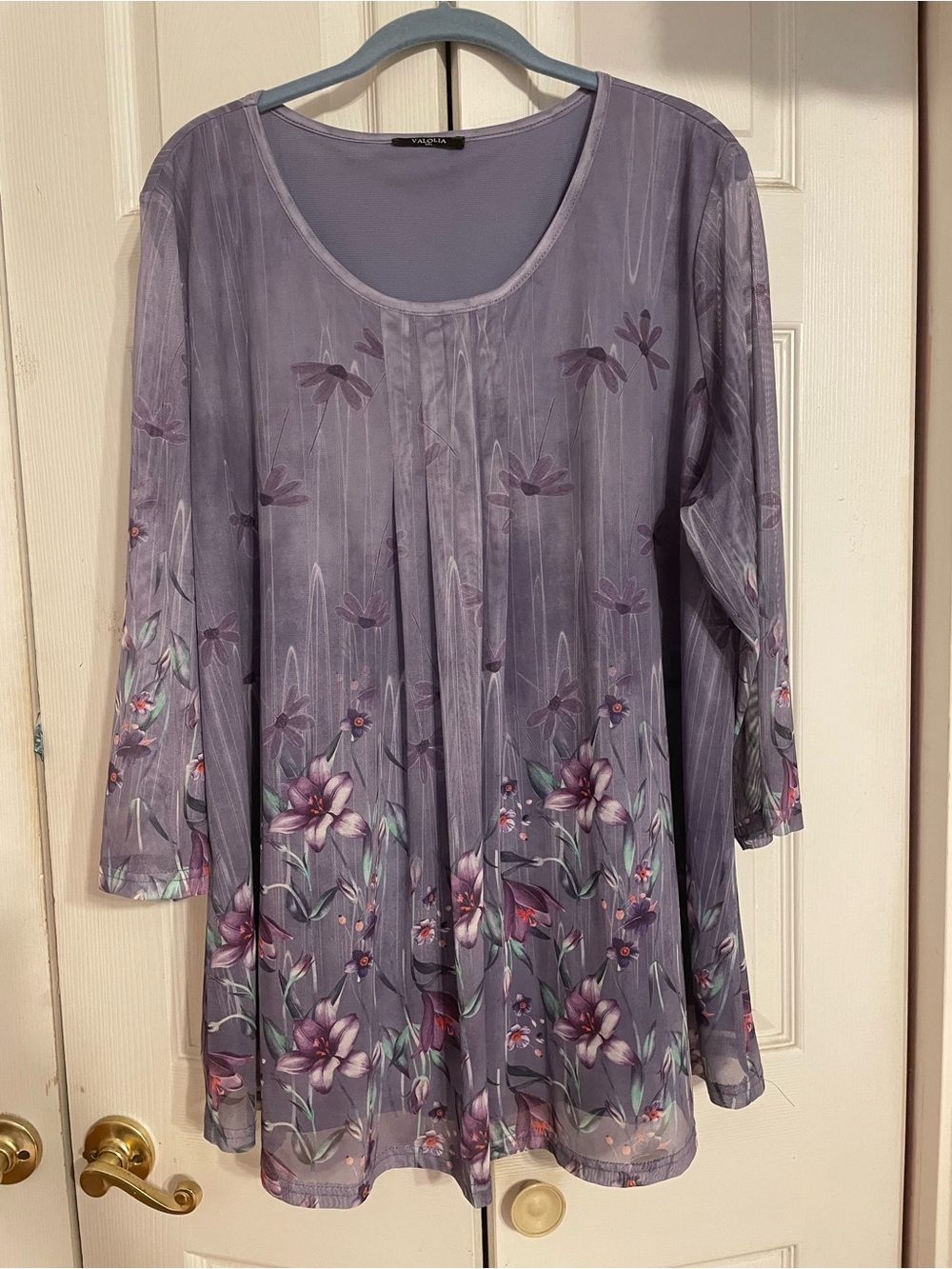 Valolia 3x light purple top with flowers print
